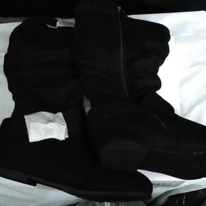 Dream Pairs Women's Black Suede Wide Calf Boot Size 7
